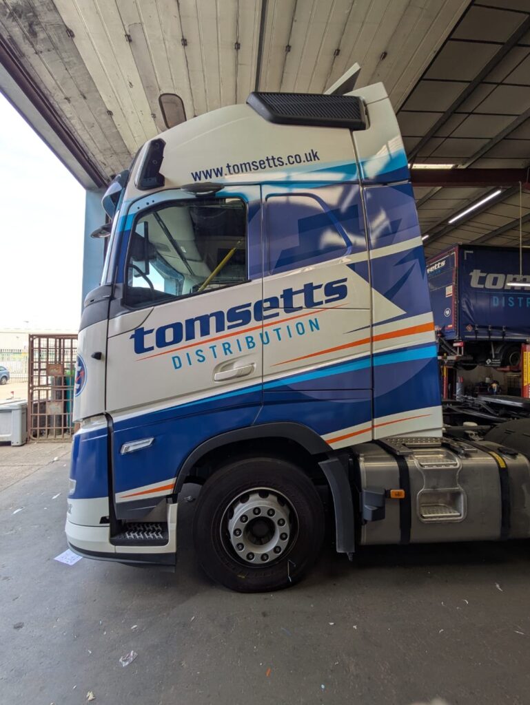 Tomsetts Distribution Volvo FH - cab detail